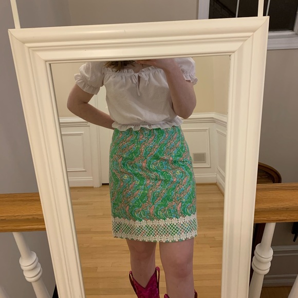 Lilly Pulitzer Shorely Blue Chomp Chomp skirt! - Picture 2 of 6